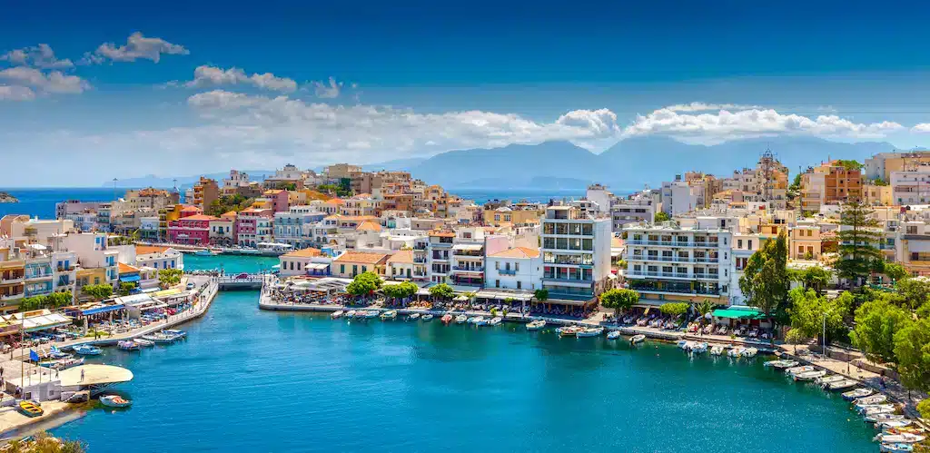 Agios Nikolaos, fique em uma cidade de praia no leste de Creta