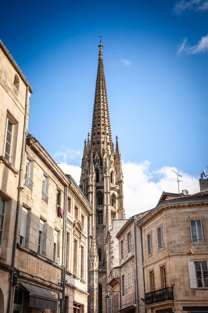 A Basilique Saint-Michel e sua torre em Bordeaux