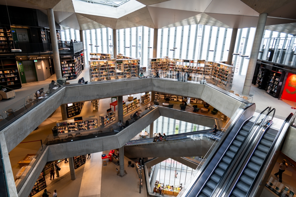 A biblioteca central Deichman Bjørvika em Oslo