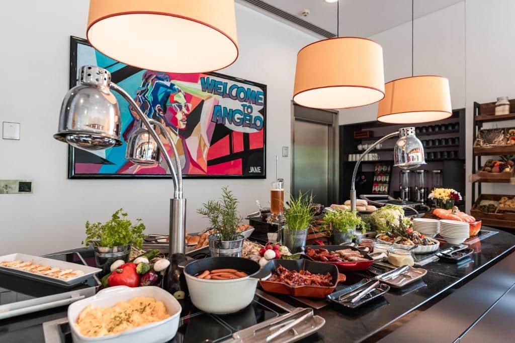 Café da manhã em buffet do OREA Hotel Angelo Praha