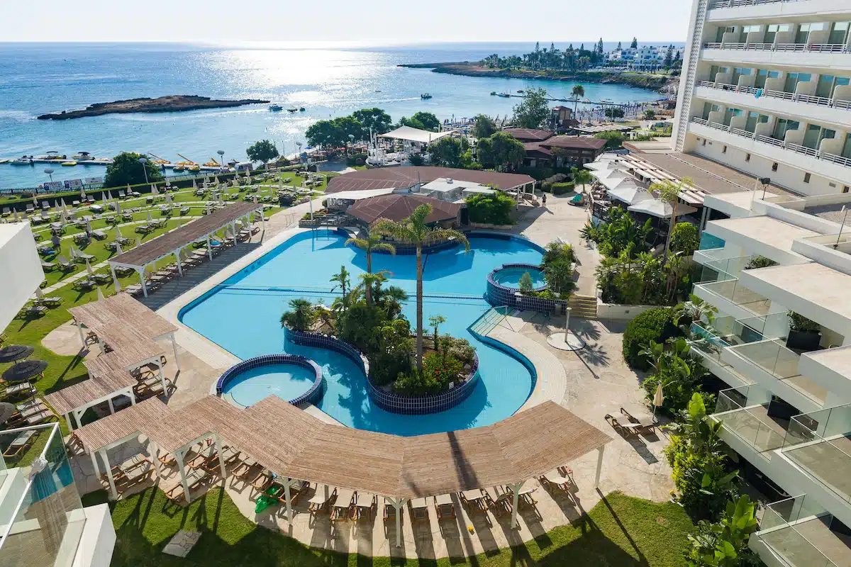 Capo Bay Hotel em Protaras, lugar para ficar perto da praia
