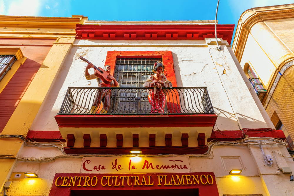 A fachada da casa de flamenco Casa de la Memoria, em Sevilha