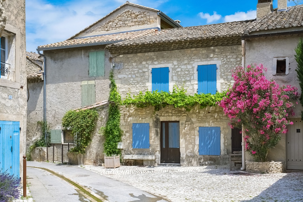 Casas antigas no vilarejo de Saint-Rémy-de-Provence, no sul da França
