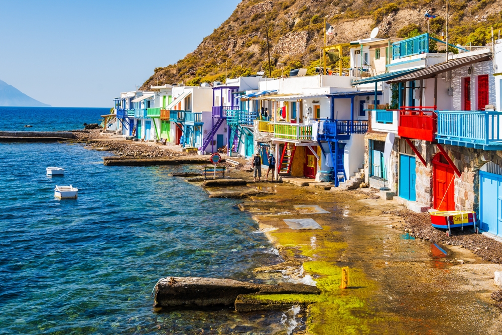 As casas de barco coloridas de Klima, em Milos