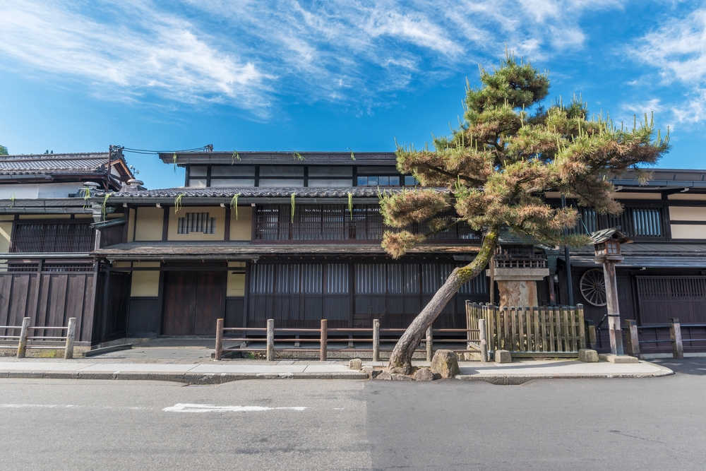 Casas de madeira preservadas na parte histórica de Takayama, no Japão
