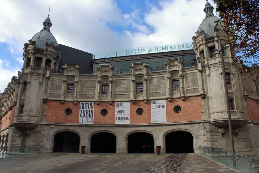O centro cultural Azkuna Zentroa, em Indautxu, Bilbao