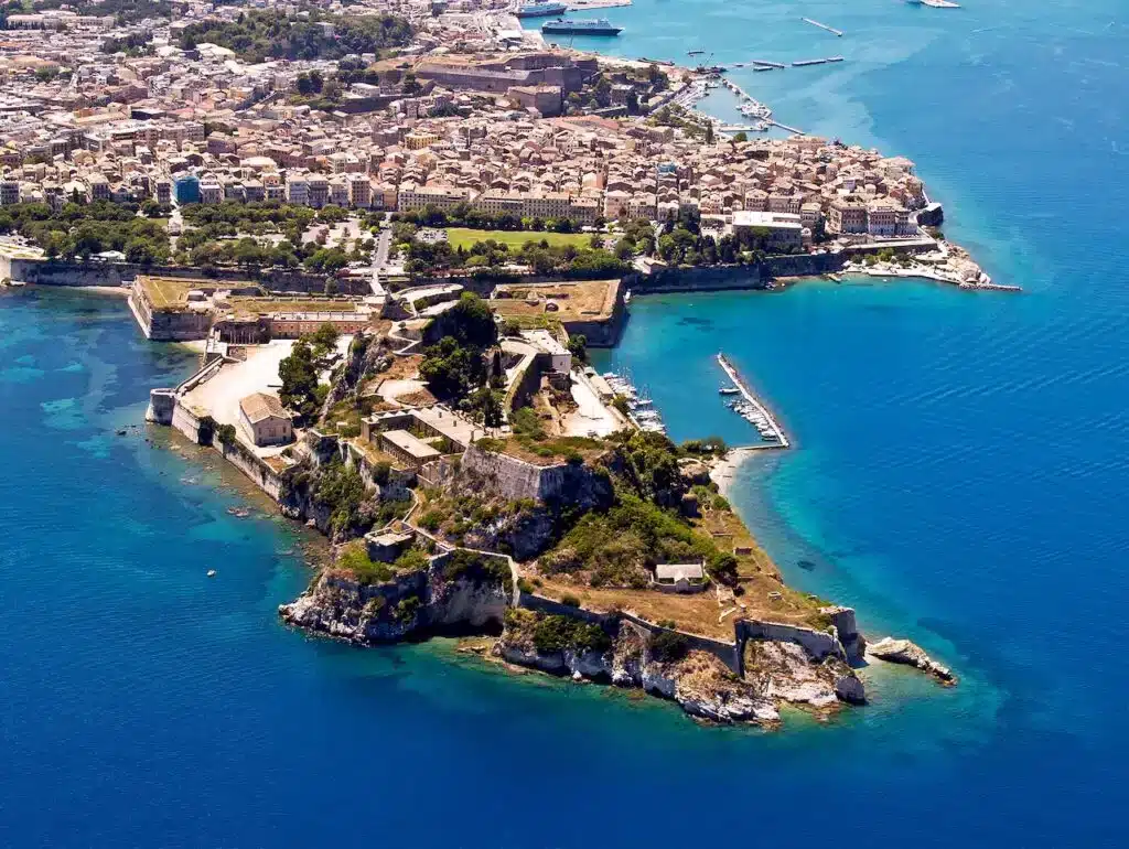 cidade de corfu, melhor região para se hospedar na primeira visita
