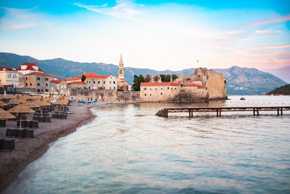 A Cidade Velha e a praia de Budva