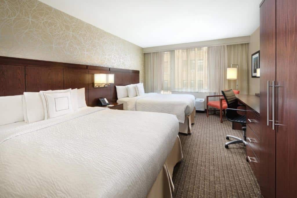 Courtyard by Marriott Times Square West, quarto com 2 camas