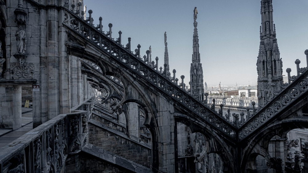 Duomo de Milão visto dos terraços do telhado