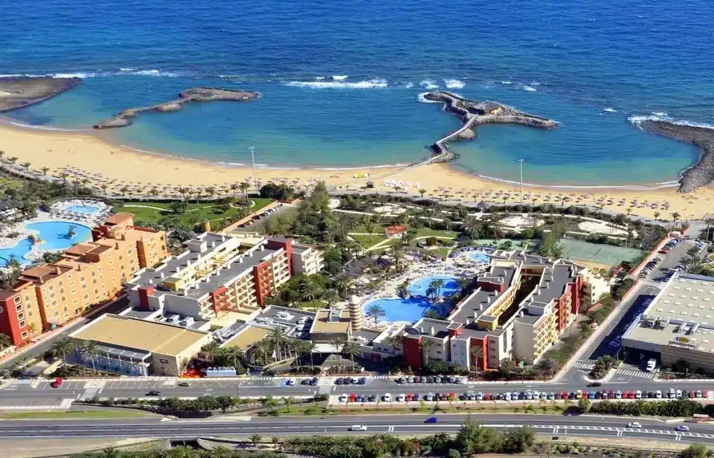 Elba Carlota Beach & Convention à beira da praia