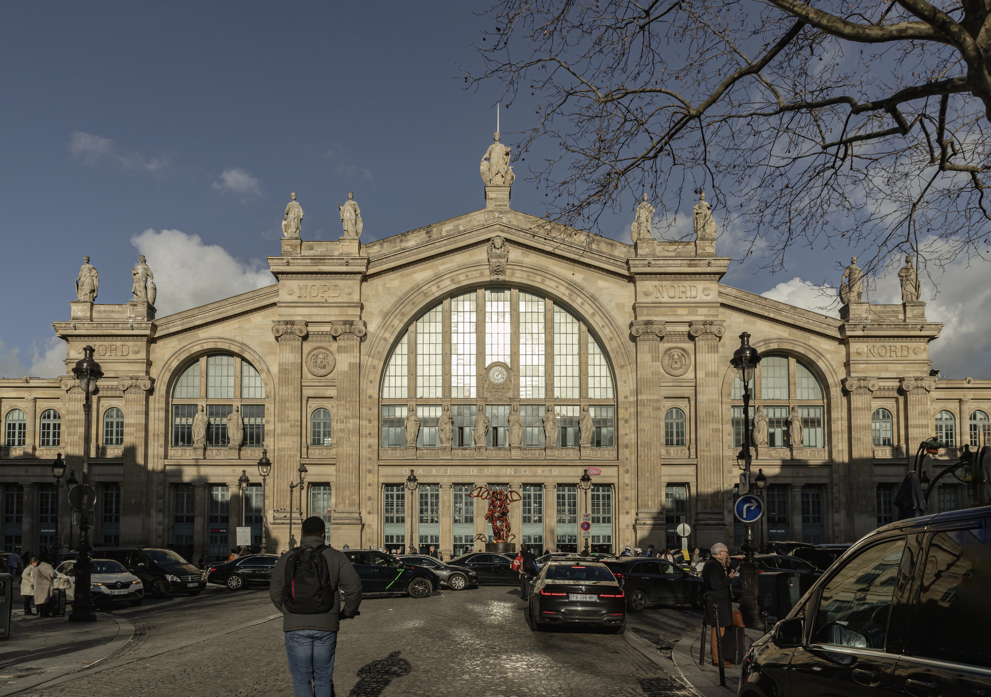 A fachada da Gare du Nord em Paris