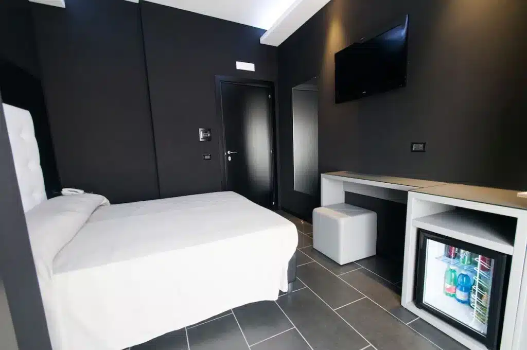 Fly Boutique Hotel, hotel em conta em Nápoles