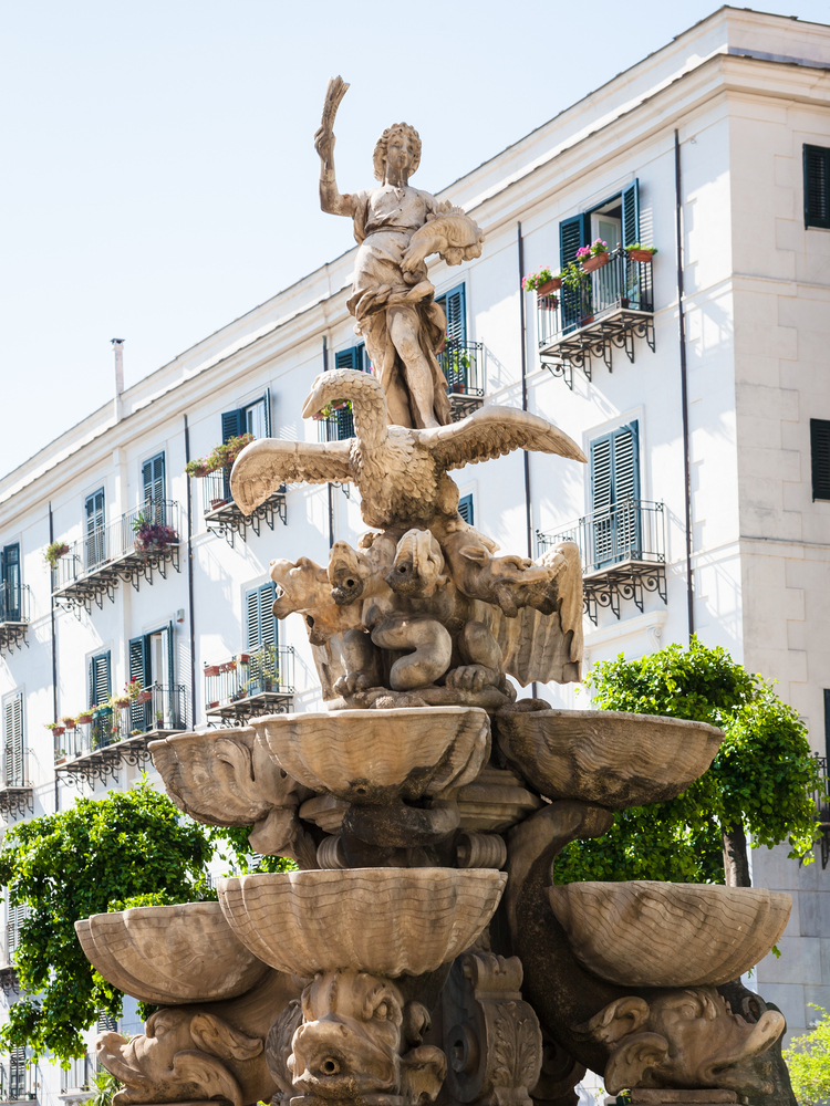 Fontana del Garraffo na Piazza Marina, na Kalsa, em Palermo