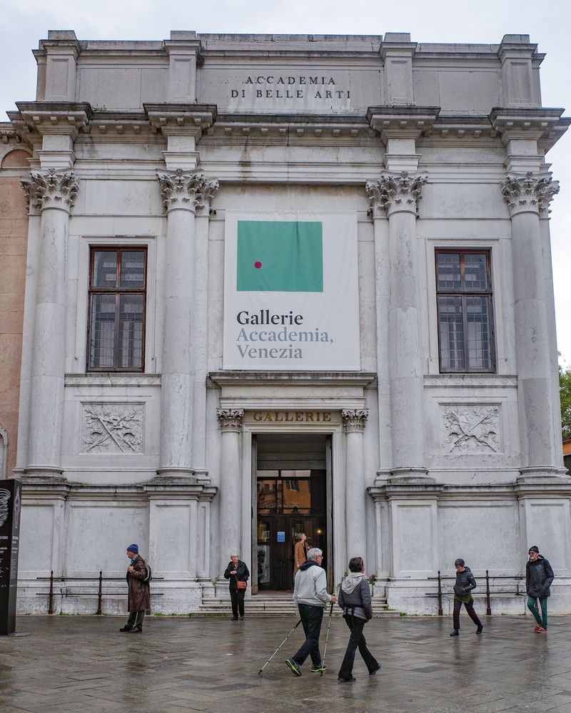 Entrada principal das Gallerie dell'Accademia em Veneza