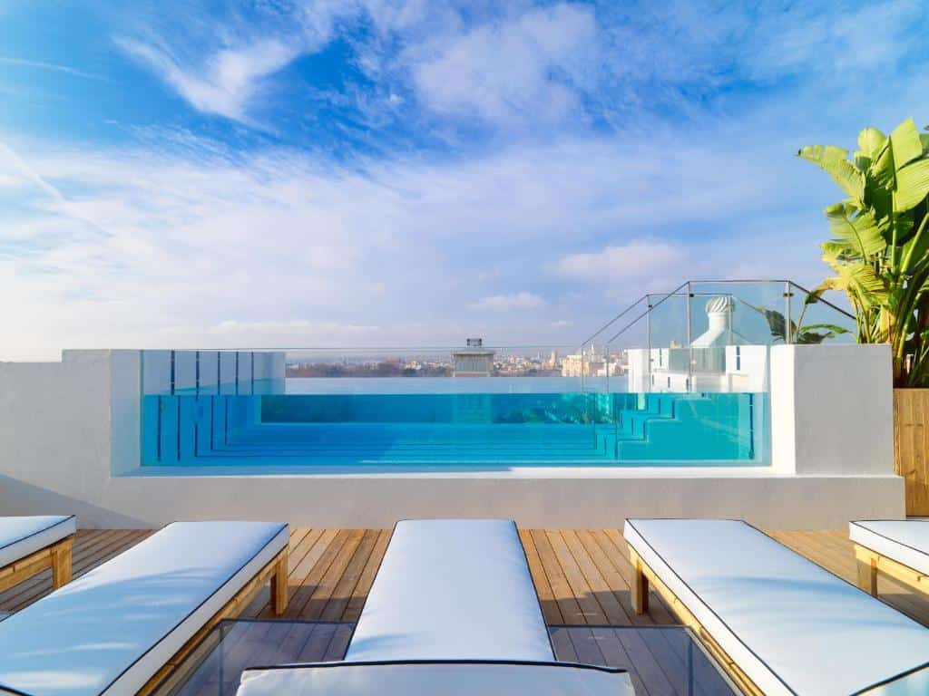 H10 Madri, piscina na cobertura
