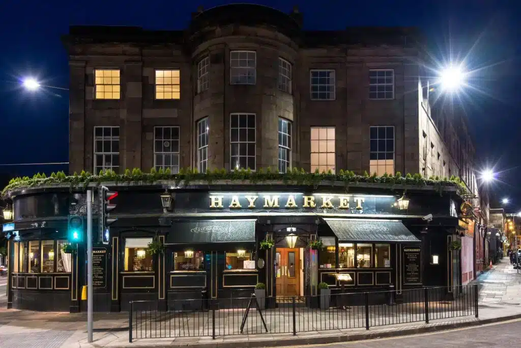 Haymarket, em Edimburgo, boa região para ficar com hotéis baratos e transporte público