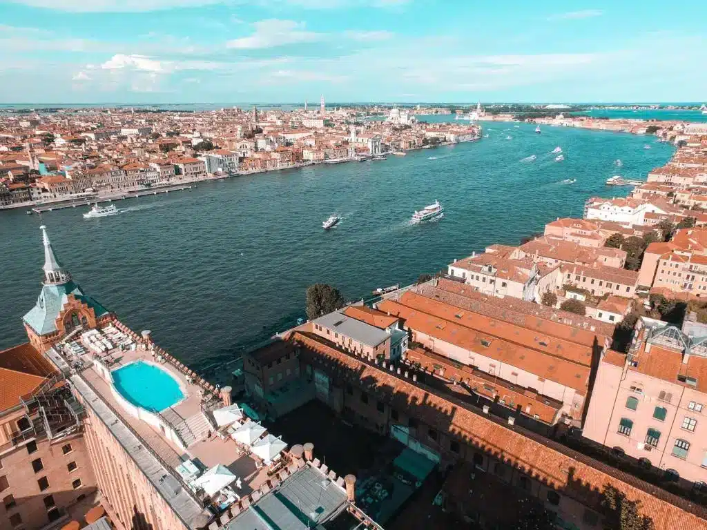 Hilton Molino Stucky, hotel com piscina no rooftop em Veneza