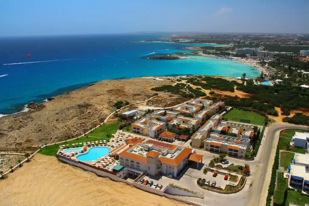 hotel aktea beach perto de nissi beach, bom lugar para ficar em ayia napa com crianças