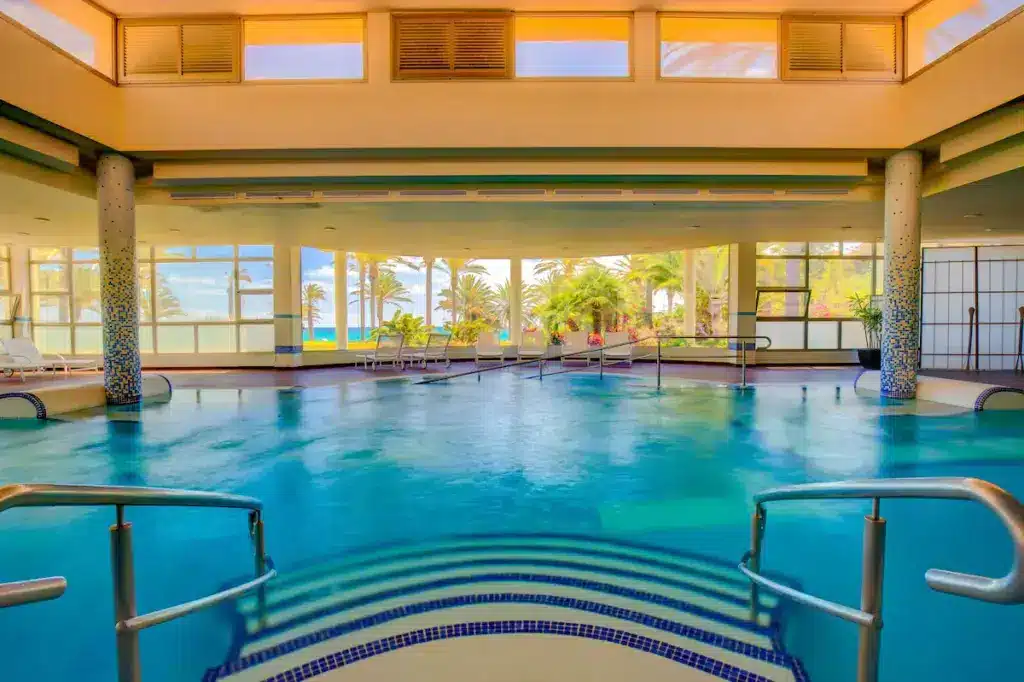 Hotel com piscina coberta e spa em Costa Calma