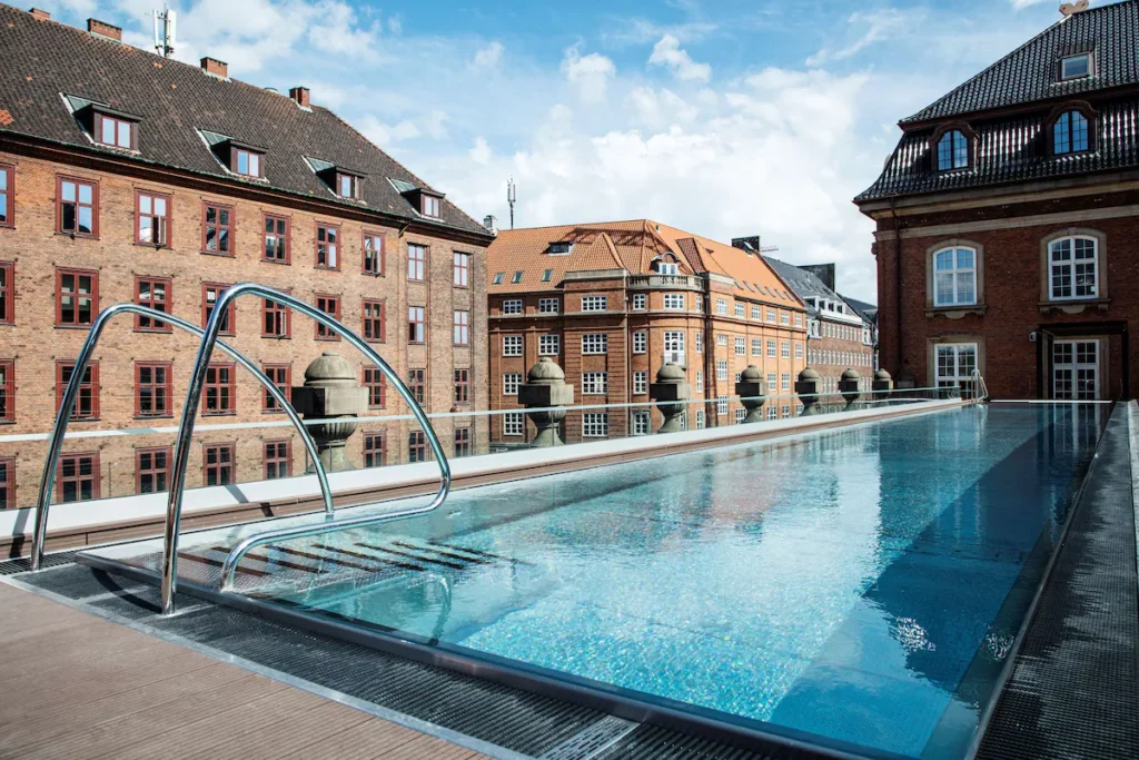 hotel com piscina na cobertura em Copenhague