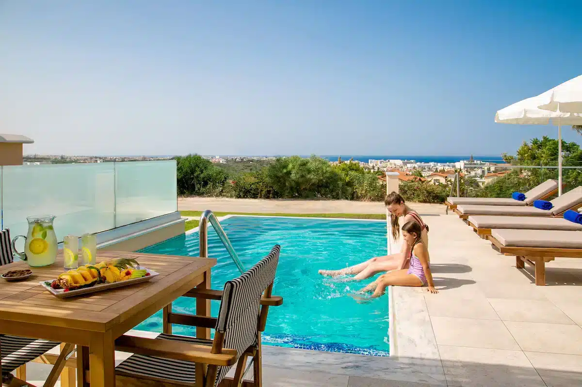 hotel com piscina privativa em protaras, chipre