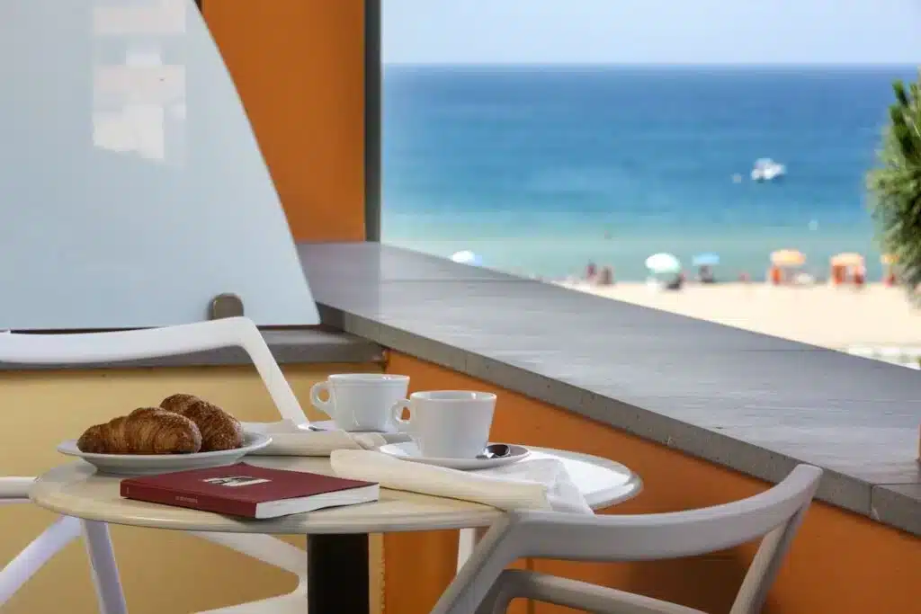 Hotel na praia em Bosa Marina