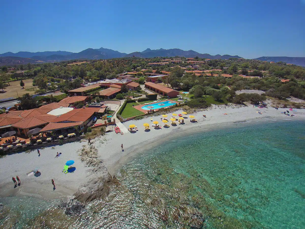 Hotel pé na areia em San Teodoro, Sardenha