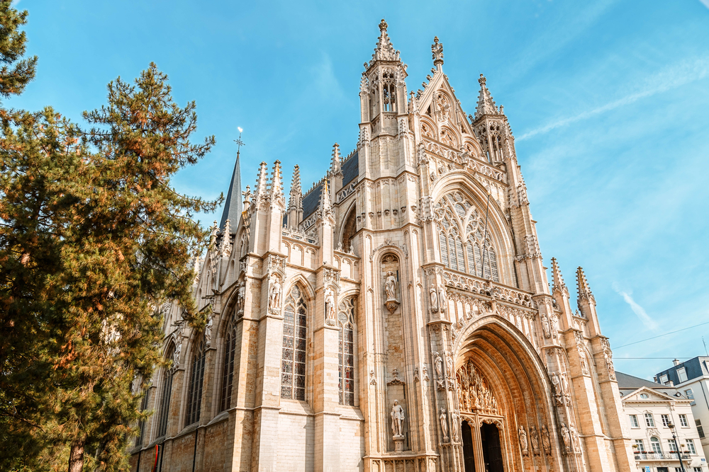 A igreja de Notre-Dame du Sablon, no bairro do Sablon, em Bruxelas
