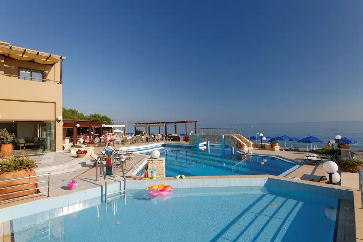 Indigo Mare, apartamentos de férias à beira da praia em Platanias