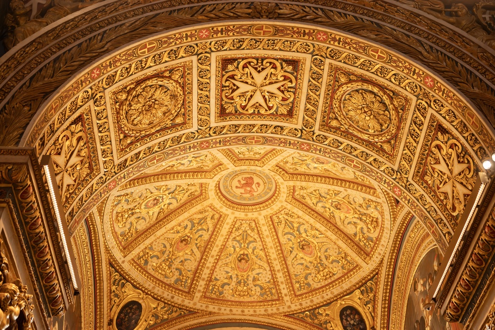 O interior dourado da Concatedral de São João em Valletta