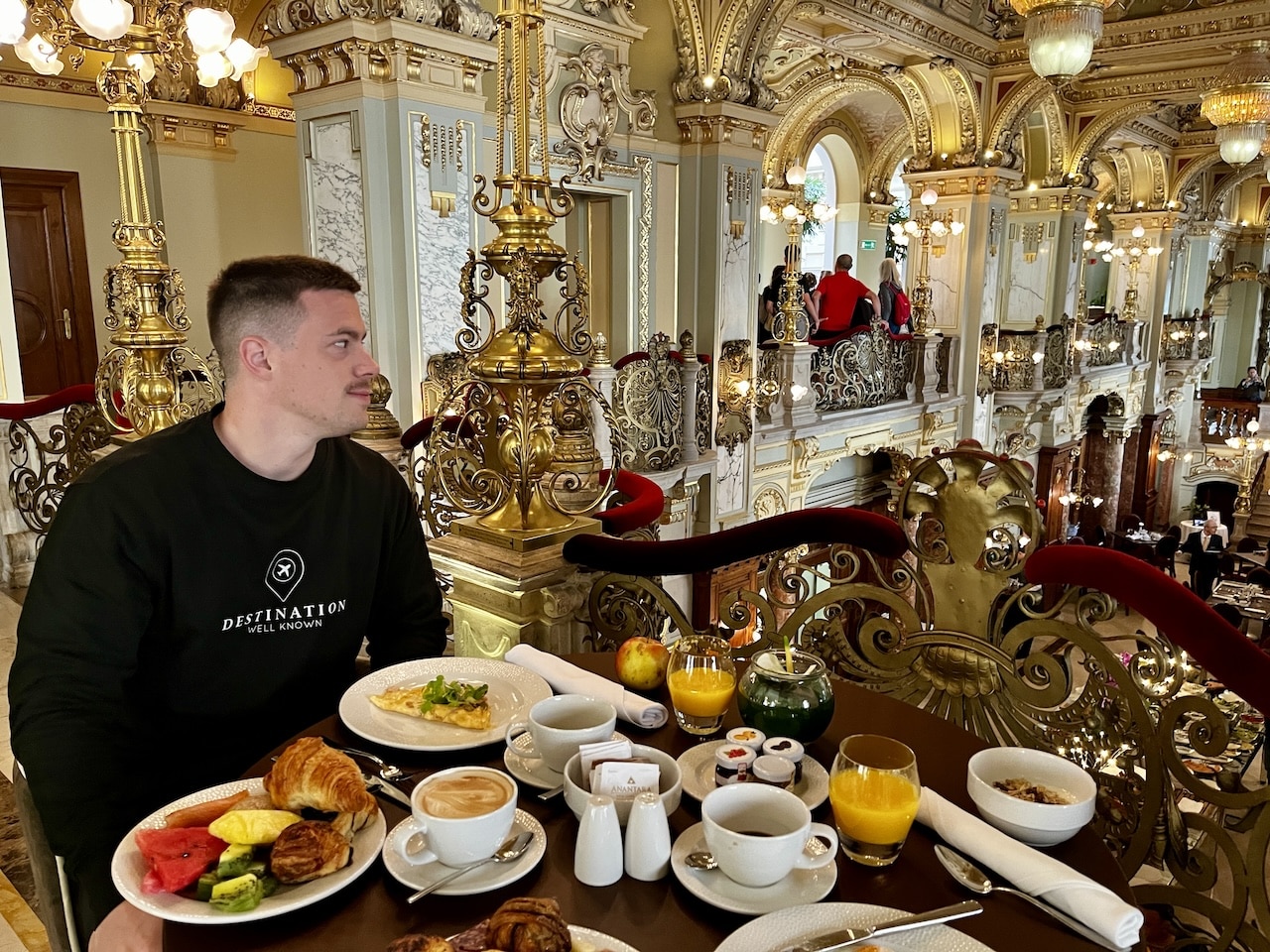 Kristoffer Fons, do Destination Well Known, no Anantara Hotel