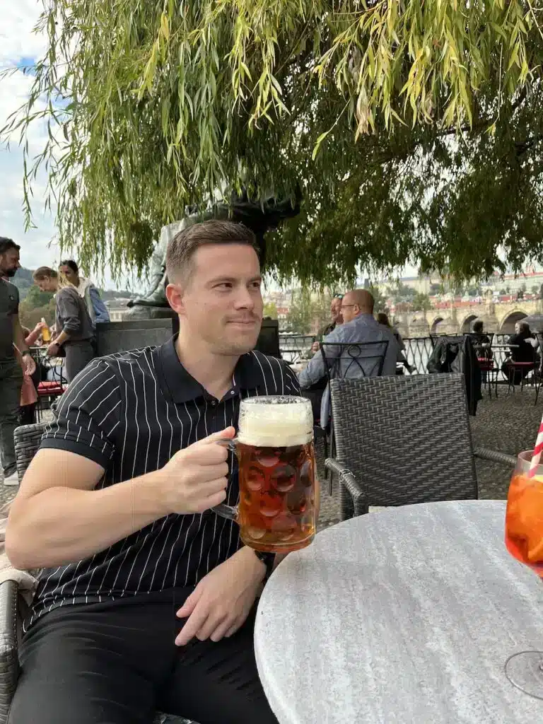 Kristoffer Fons, do Destination Well Known, em Praga