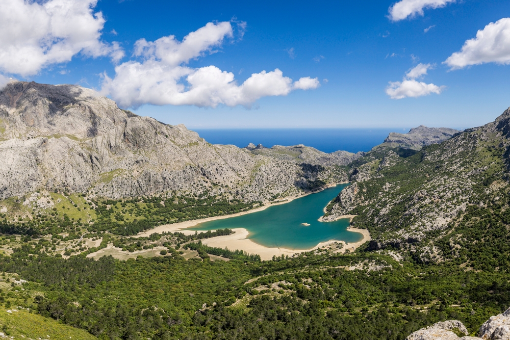 Lago Gorg Blau e Puig Major na Serra de Tramuntana, em Maiorca