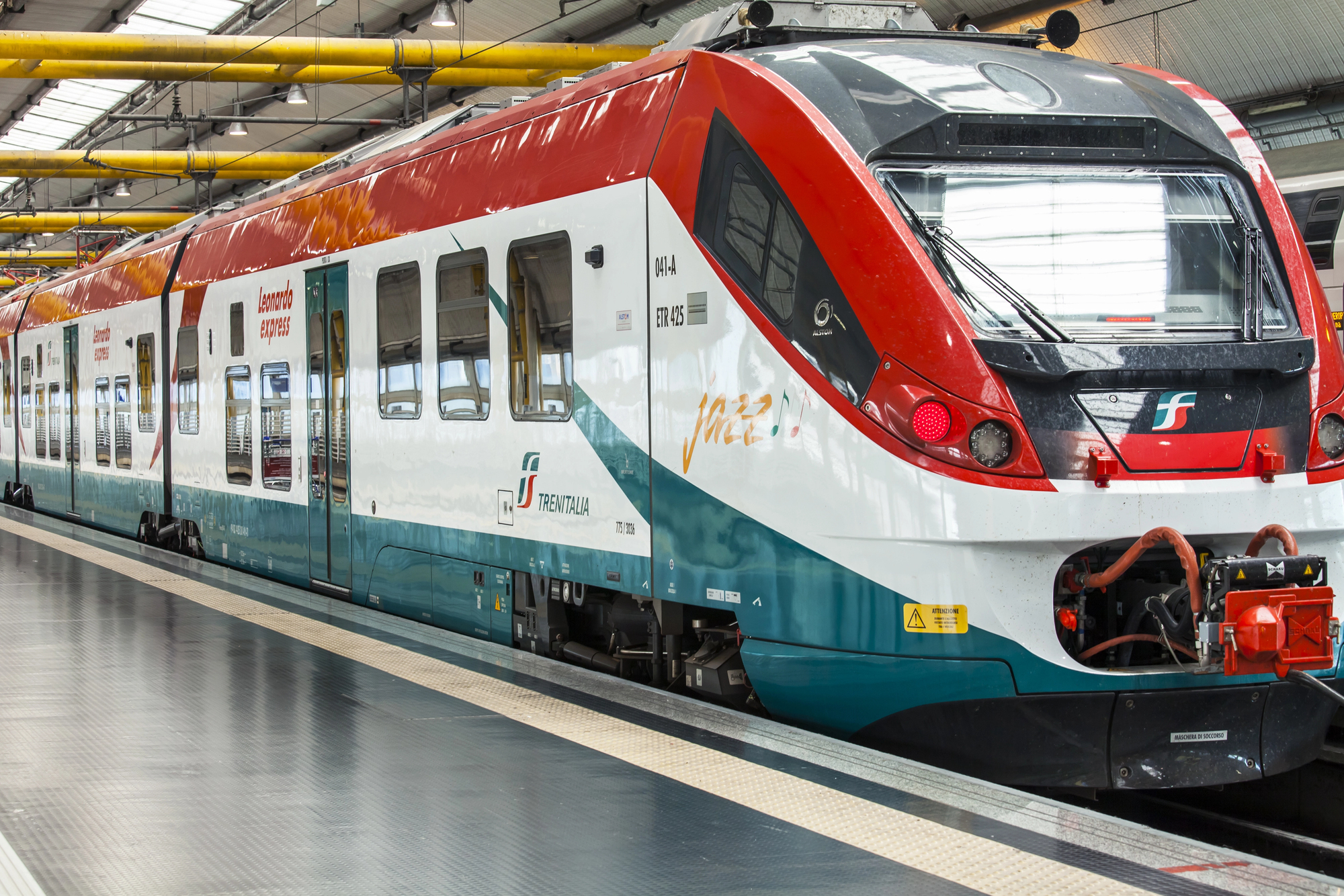 O Leonardo Express na estação de trem do aeroporto de Fiumicino