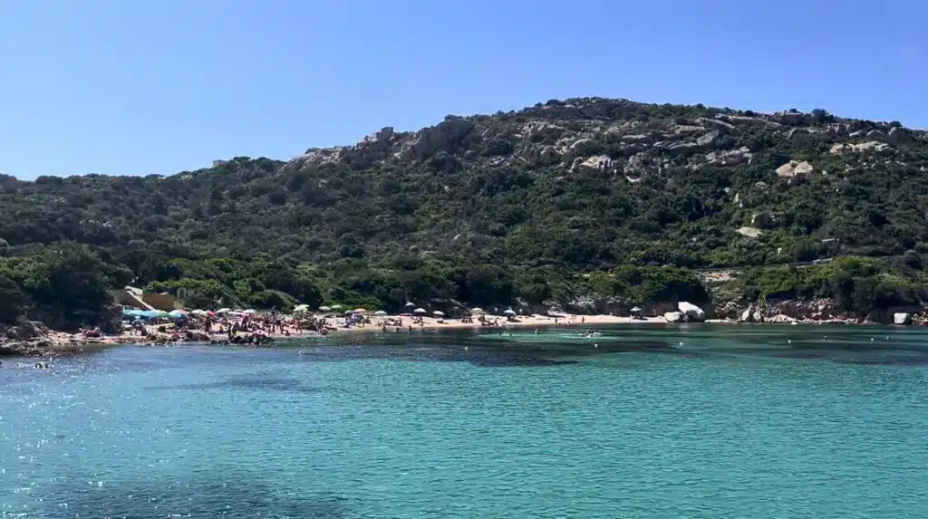 La Maddalena, hospede-se em uma região perto de muitas praias