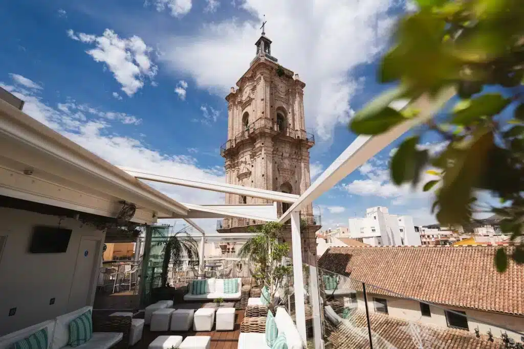Malaga Premium Hotel, bar no terraço em Málaga