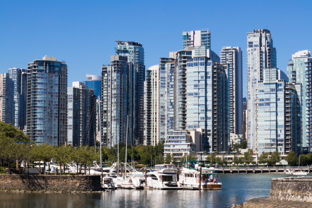 A marina de Yaletown vista do seawall, em Vancouver
