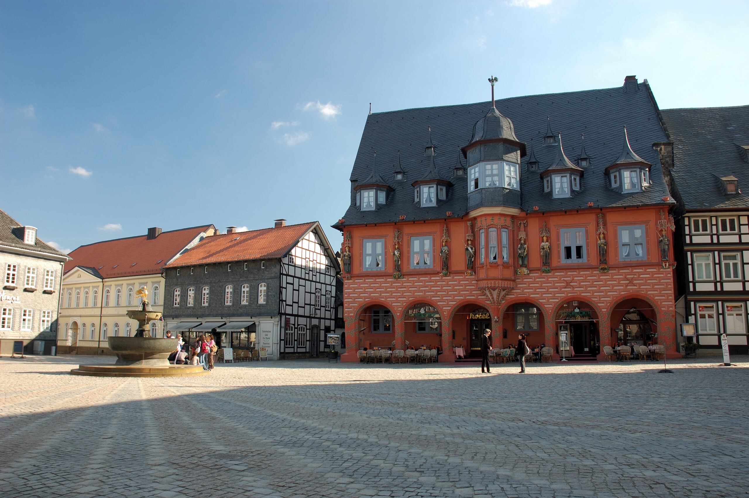 Marktplatz de Goslar com casas em enxaimel