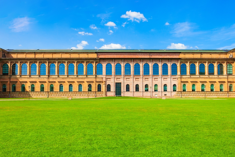 O museu de arte Alte Pinakothek no Kunstareal em Munique