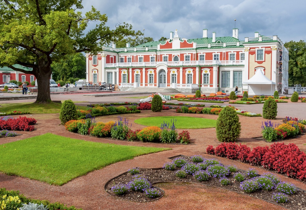 O Palácio de Kadriorg e seus jardins em Tallinn