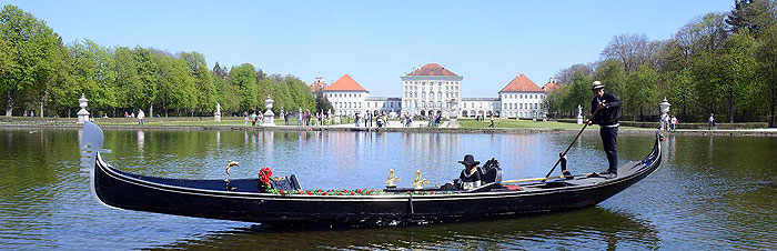 O Palácio de Nymphenburg em Munique visto do parque