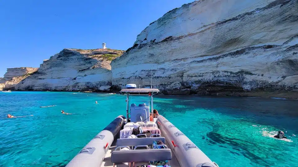 passeio de barco em Bonifacio