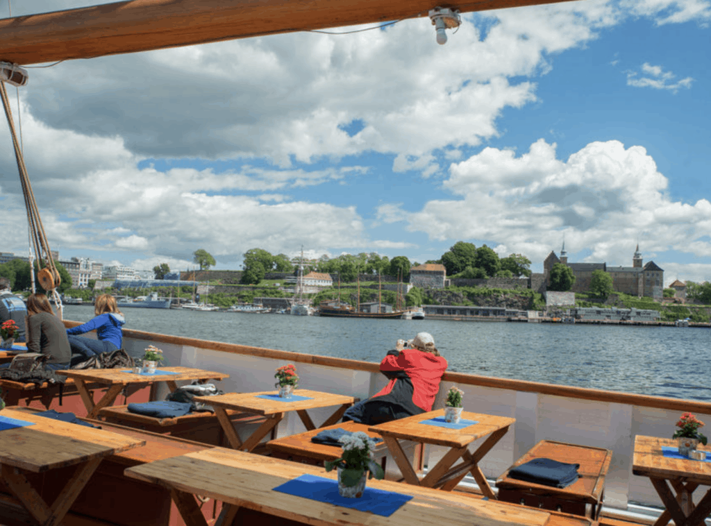 Um passeio de barco pelo Oslofjord