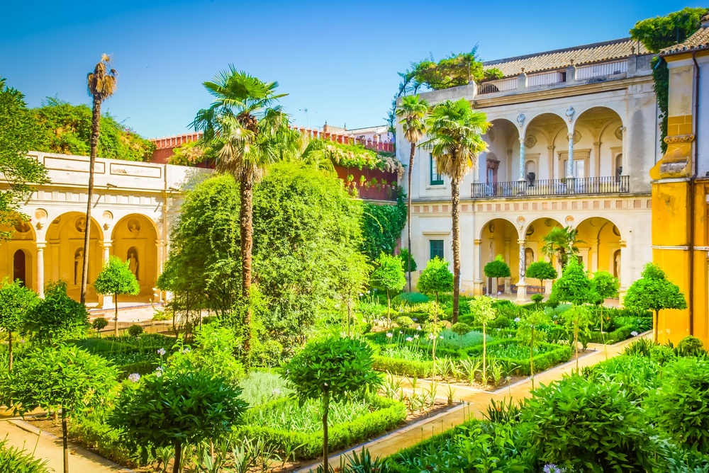 O pátio com jardim da Casa de Pilatos, em Sevilha