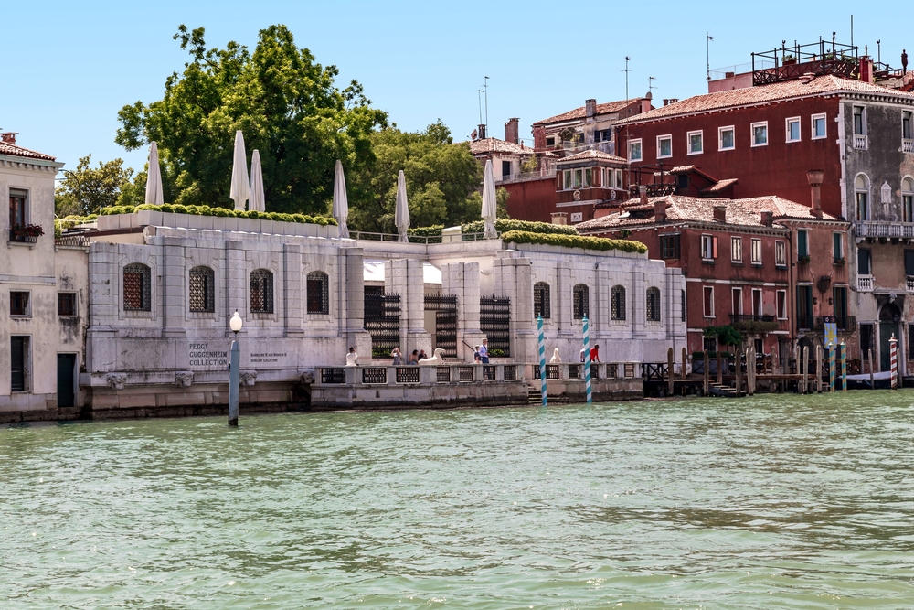 Peggy Guggenheim Collection no Palazzo Venier dei Leoni, à beira do Grande Canal em Veneza