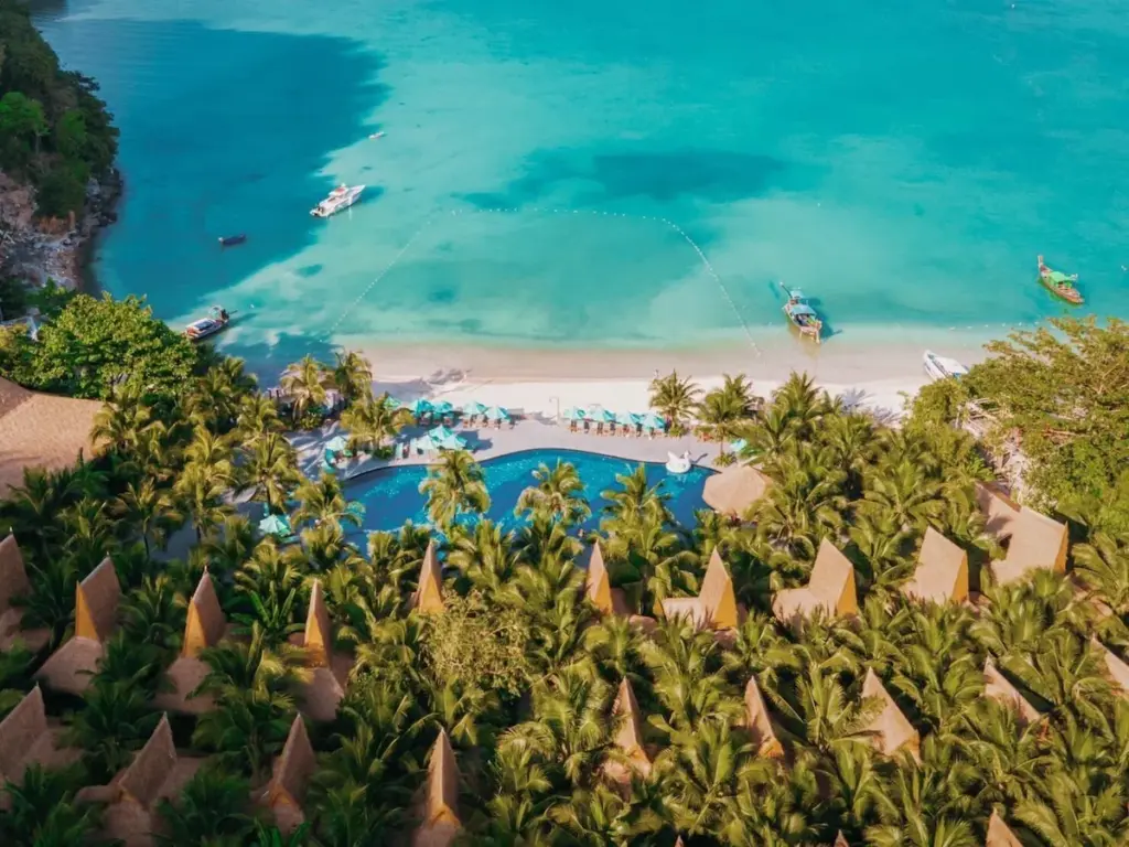 Phi Phi CoCo Beach Resort, o melhor hotel perto de tudo em Phi Phi