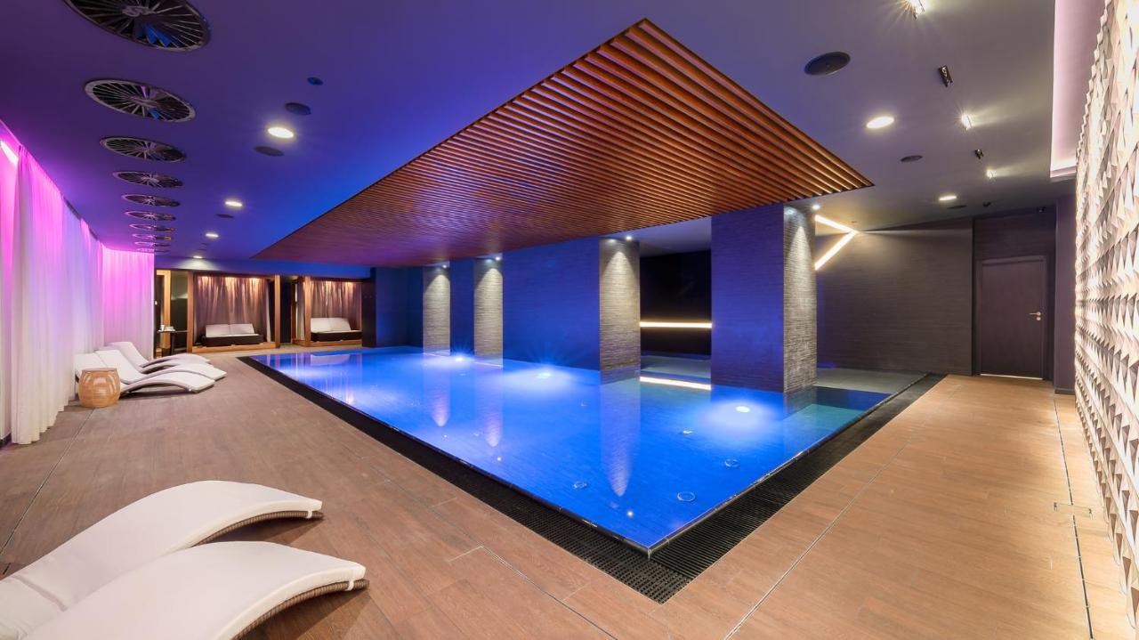 Piscina coberta do The President