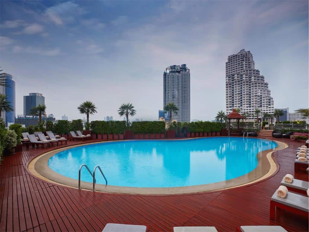 Piscina do Centre Point Plus Hotel Silom