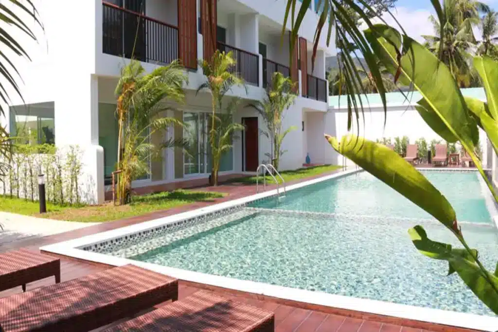 Piscina do Crystal Lamai Hotel